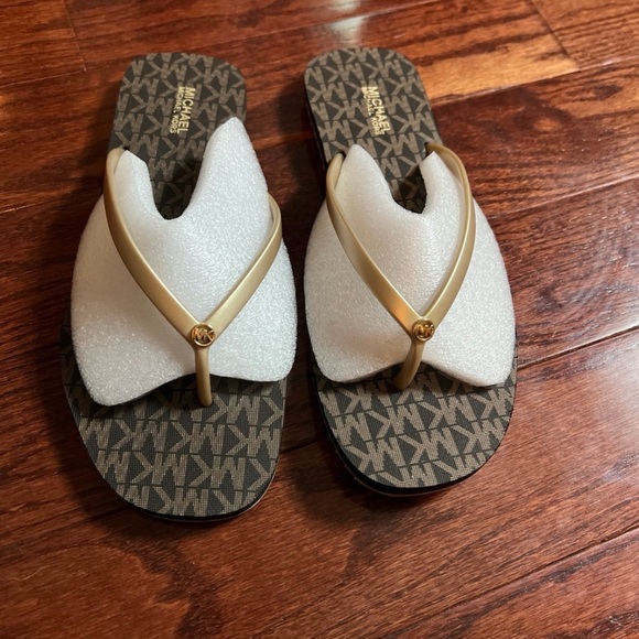COPY - Michael Kors Gold Women's Sandals - Picture 1 of 3